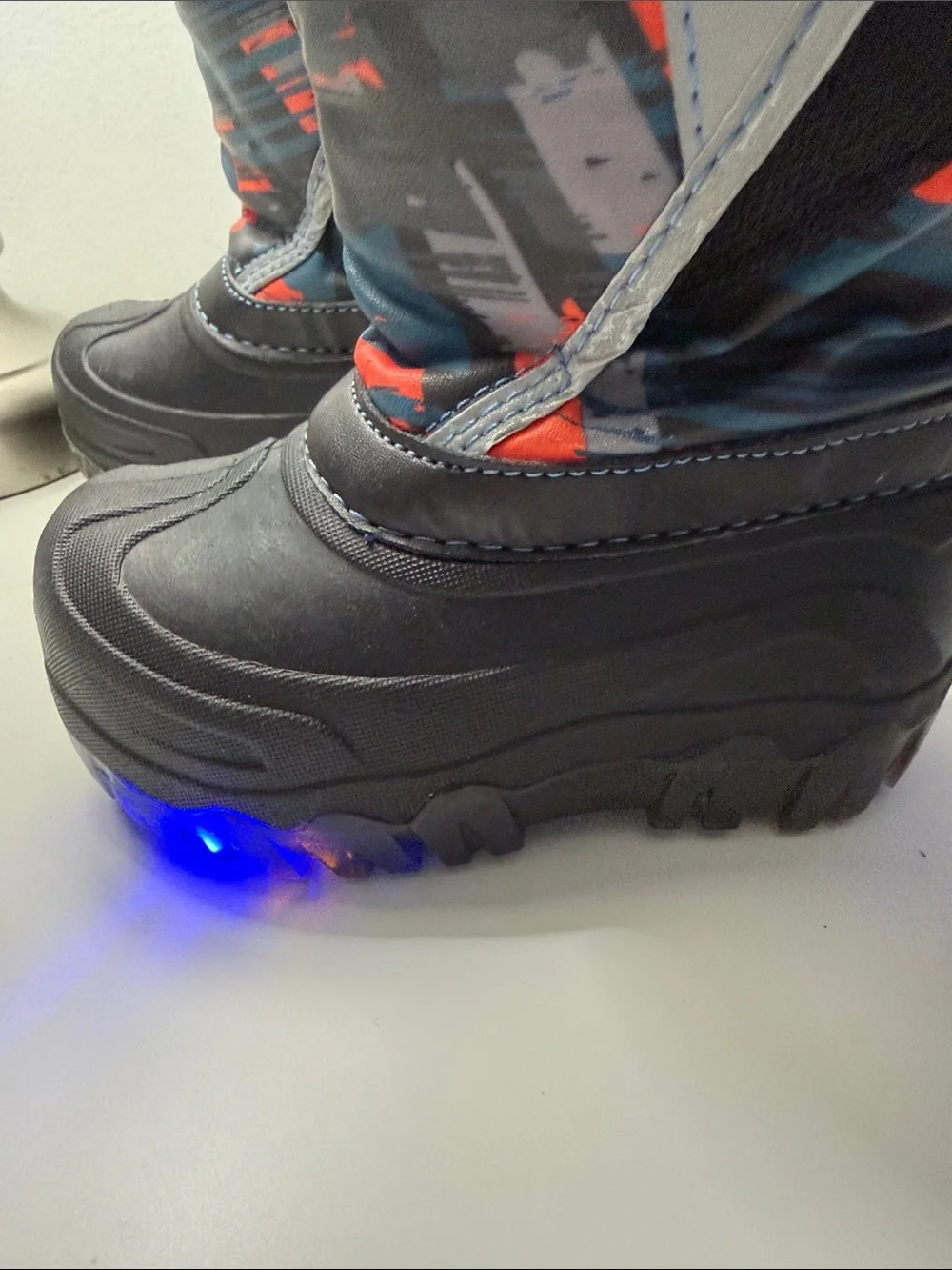 Kids Black and Blue Waterproof Snow Boots with Red Accents SZ 7/8